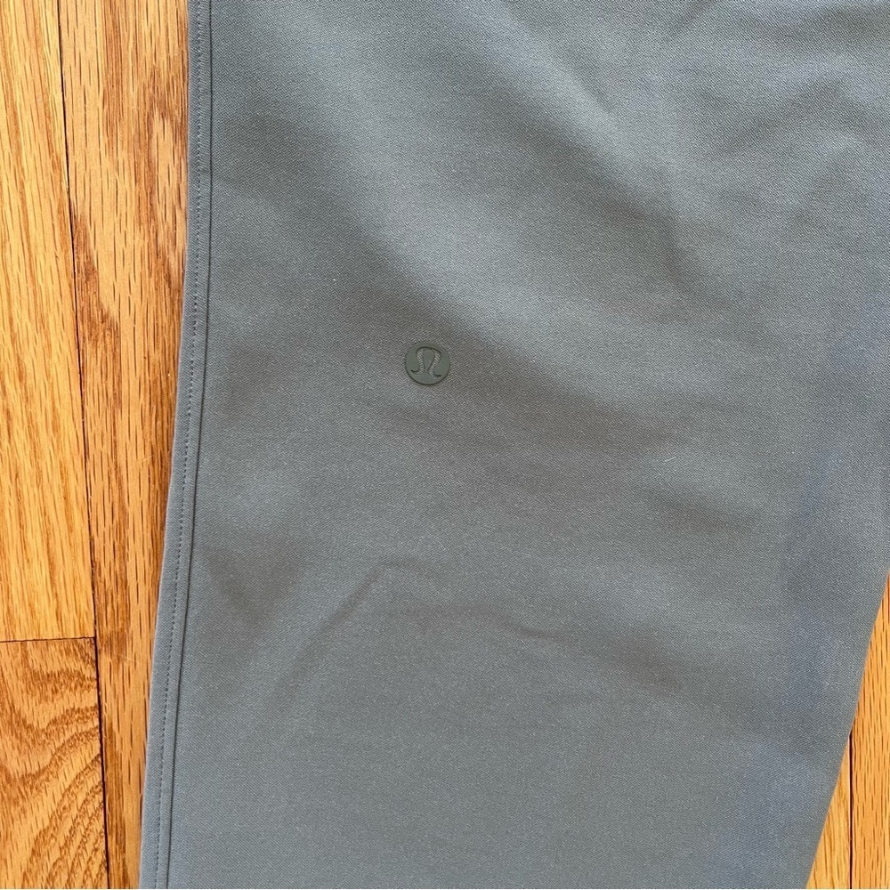 Lululemon On the Fly Crop Woven Pants W6AVMS Green Size 12 - Picture 5 of 5